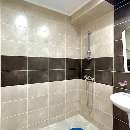 Bratanov Royal Palm Apartment *